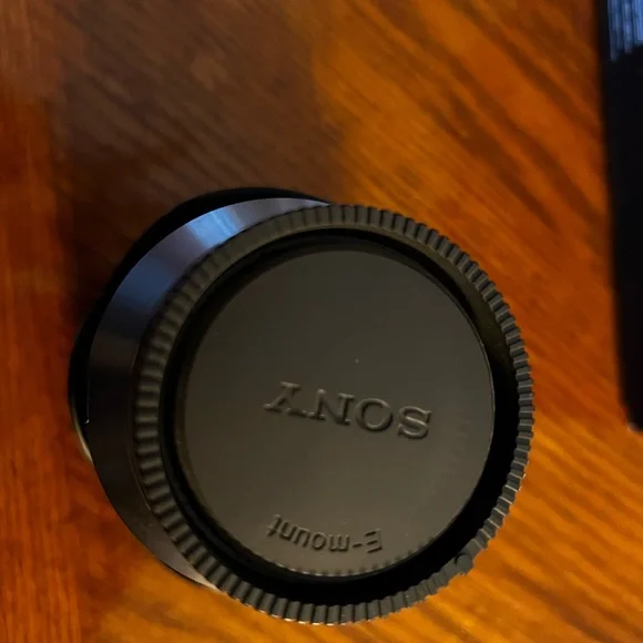 Sony 18-200mm f/3.5-6.3 OSS Lens, EF Mount, Sony Alpha SEL18200 Free Shipping! - Picture 13 of 15